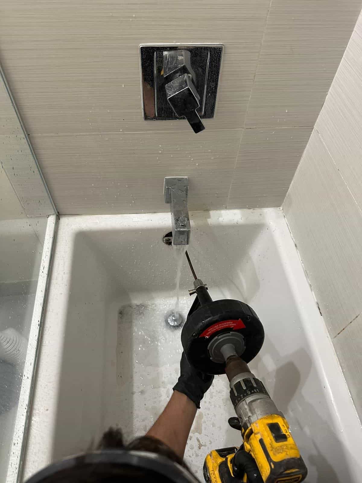 Before and after of a Drain cleaning by a plumber in South Miami