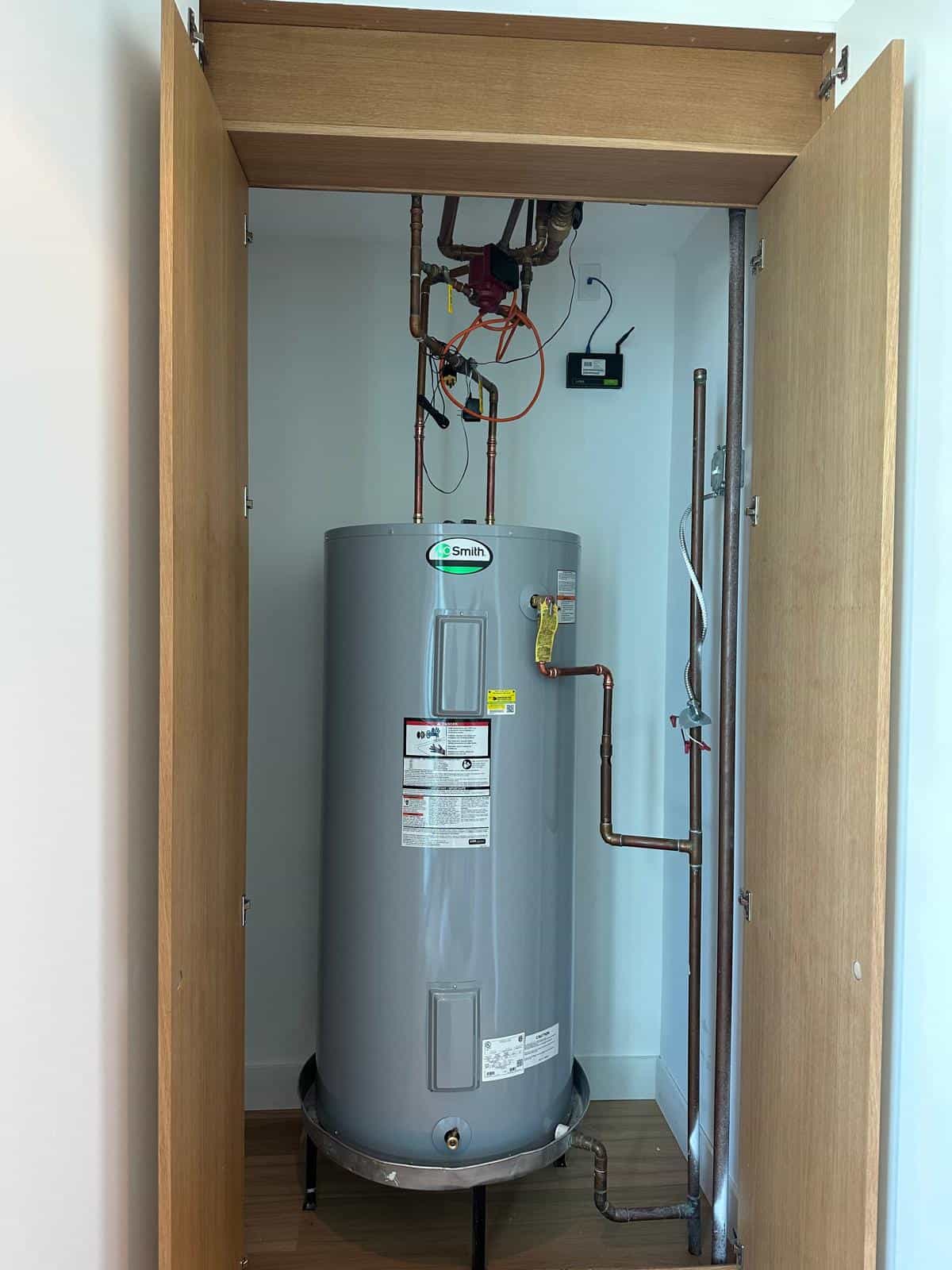 Before and after of a Water Heater by a plumber in South Miami